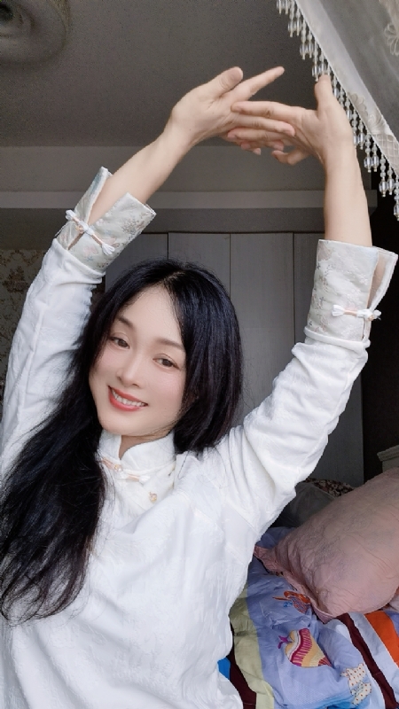 伊伊的第三张照片--安徽认干亲服务网